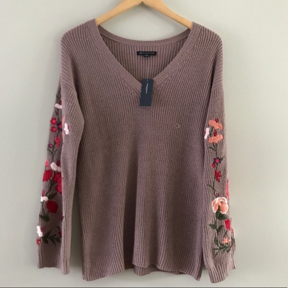 American Eagle Outfitters Sweaters - American eagle woman’s size S Sweater